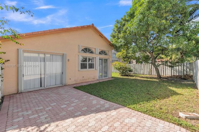 10997 NW 58th Ter, Doral, FL 33178