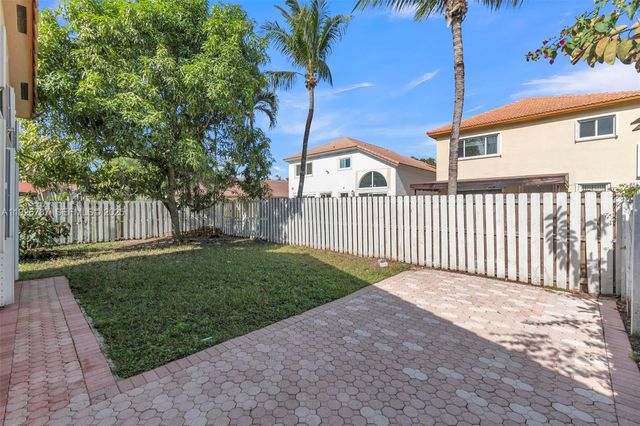 10997 NW 58th Ter, Doral, FL 33178