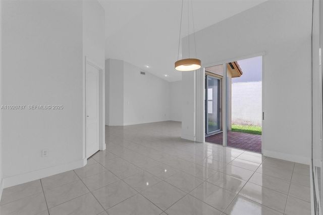 10997 NW 58th Ter, Doral, FL 33178