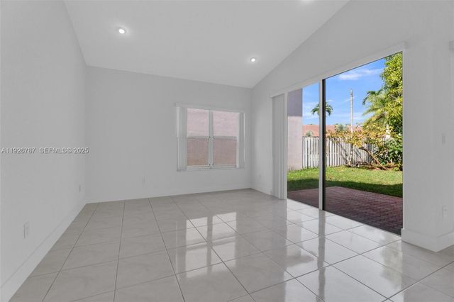 10997 NW 58th Ter, Doral, FL 33178