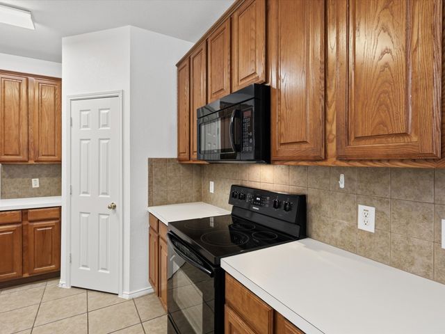 1125 Timber Creek Drive, Lewisville, TX 75067