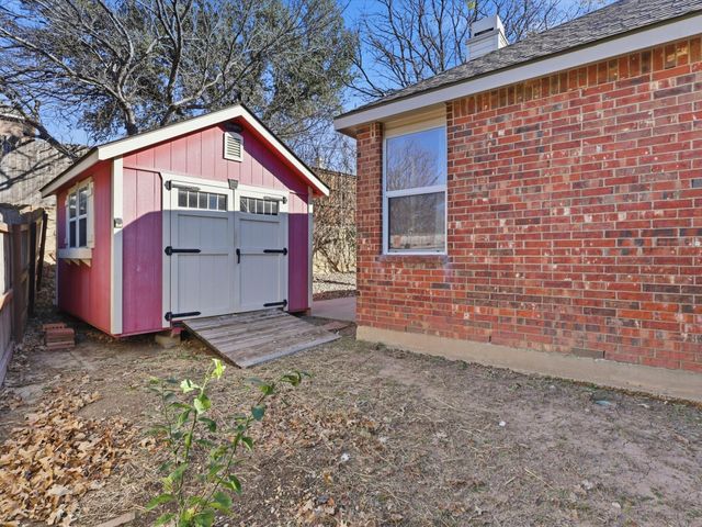 1125 Timber Creek Drive, Lewisville, TX 75067