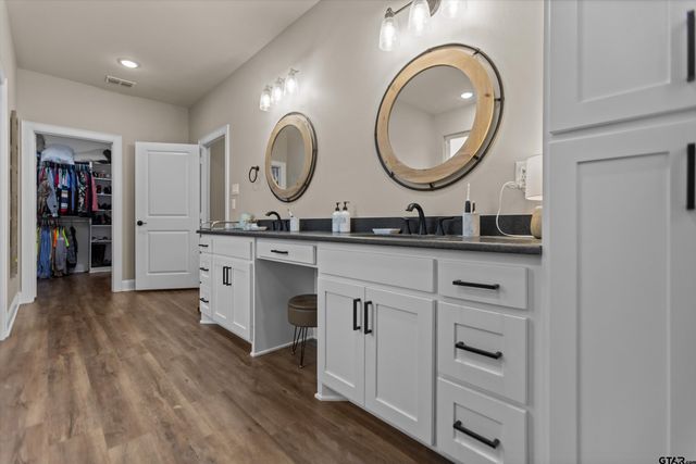 19438 Cedarpark Place, Lindale, TX 75771