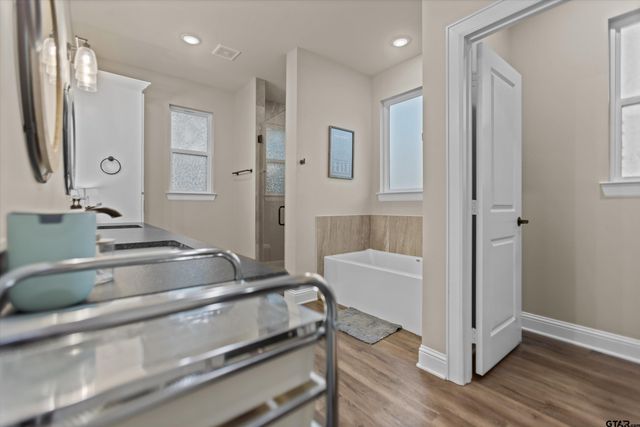 19438 Cedarpark Place, Lindale, TX 75771