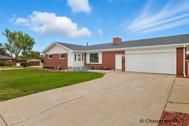 1125 ROSEBUD RD, Cheyenne, WY 82001