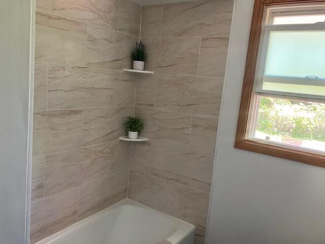 2109 W 7th St Street, Winthrop Harbor, IL 60096