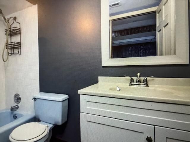 2109 W 7th St Street, Winthrop Harbor, IL 60096