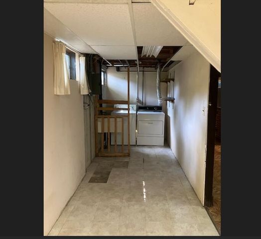 2109 W 7th St Street, Winthrop Harbor, IL 60096