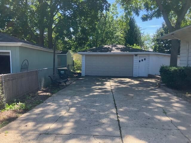 2109 W 7th St Street, Winthrop Harbor, IL 60096