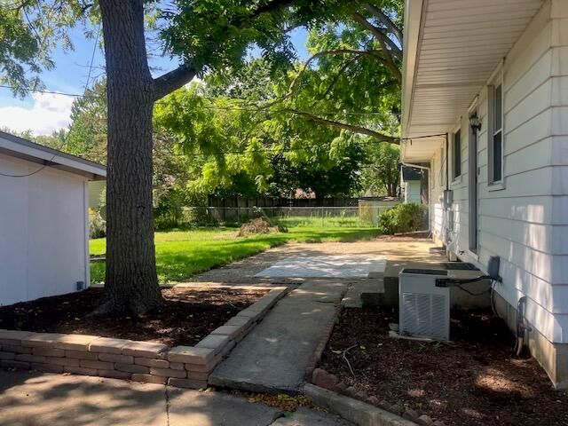 2109 W 7th St Street, Winthrop Harbor, IL 60096