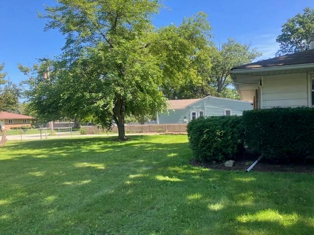 2109 W 7th St Street, Winthrop Harbor, IL 60096