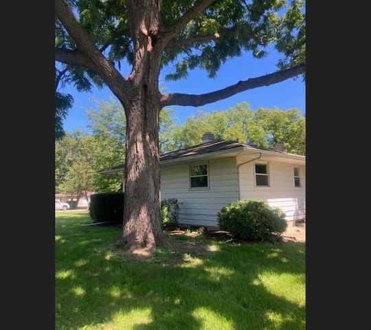 2109 W 7th St Street, Winthrop Harbor, IL 60096