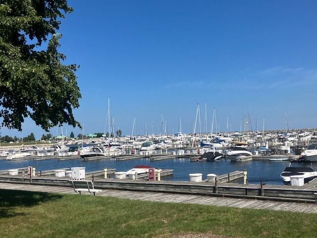 2109 W 7th St Street, Winthrop Harbor, IL 60096