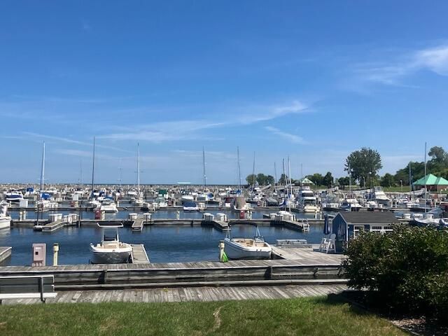 2109 W 7th St Street, Winthrop Harbor, IL 60096