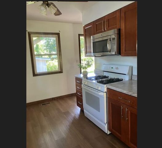 2109 W 7th St Street, Winthrop Harbor, IL 60096