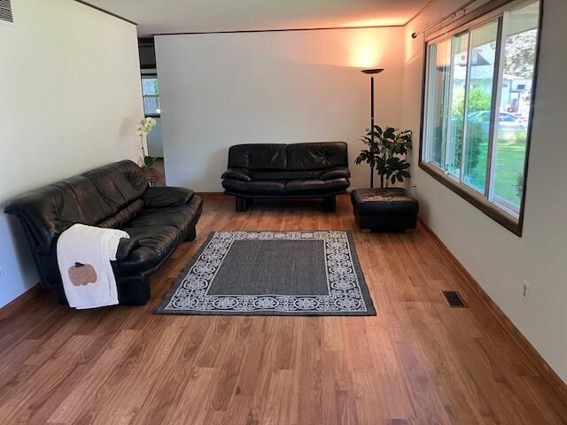 2109 W 7th St Street, Winthrop Harbor, IL 60096