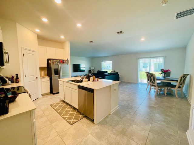 639 Daring Drive, Davenport, FL 33837
