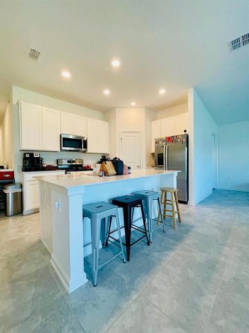 639 Daring Drive, Davenport, FL 33837