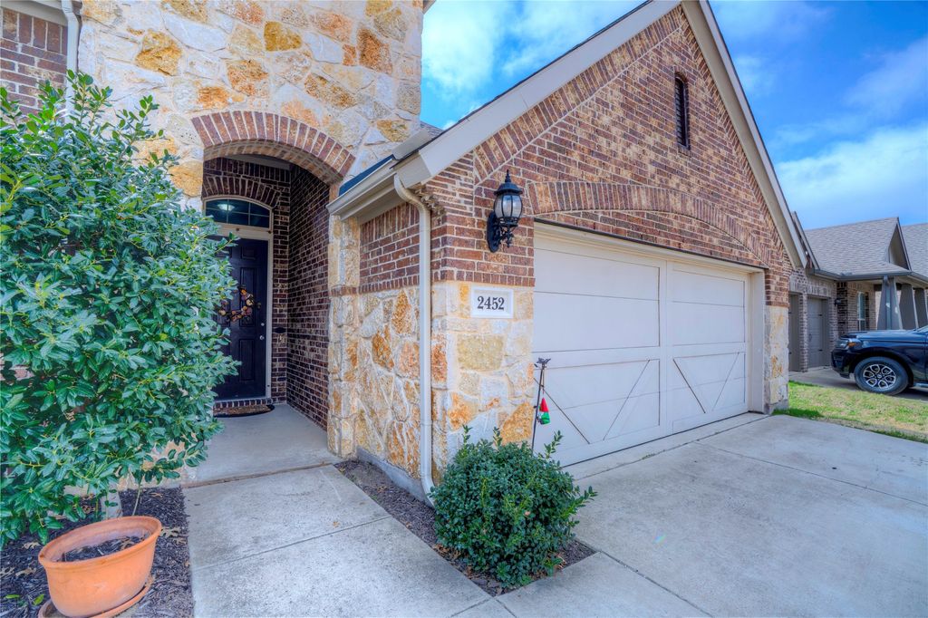 2452 Open Range Drive, Fort Worth, TX 76177