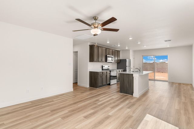 2519 Calle De Las Rosas, Belen, NM 87002