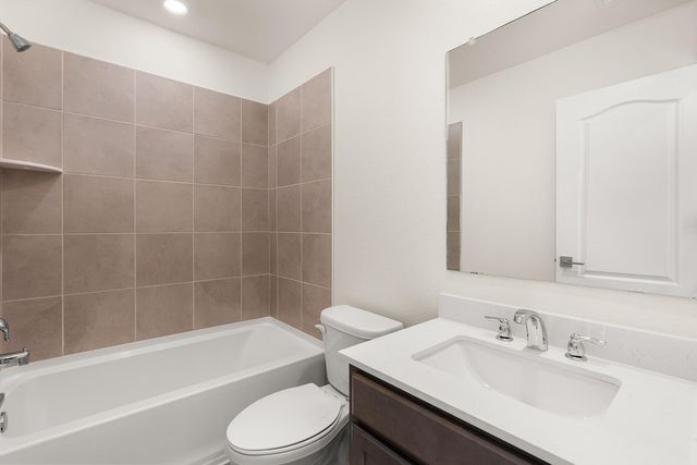 2519 Calle De Las Rosas, Belen, NM 87002