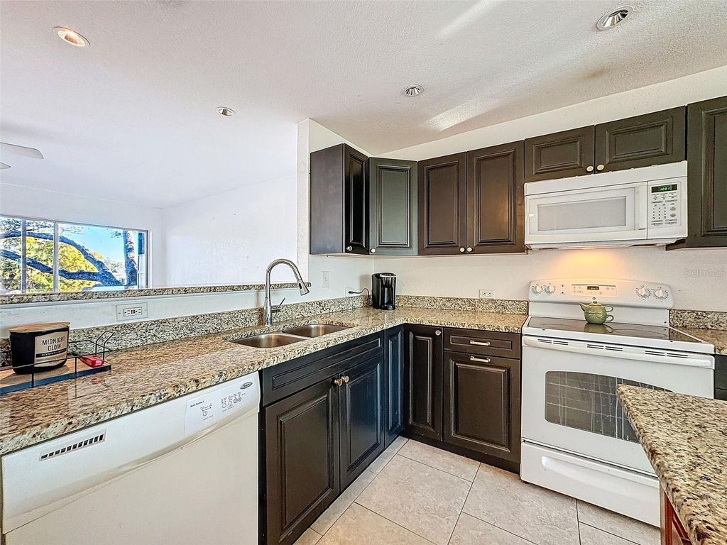 Image 14 of property listing at 9201 TUDOR DRIVE C212, Tampa, FL 33615