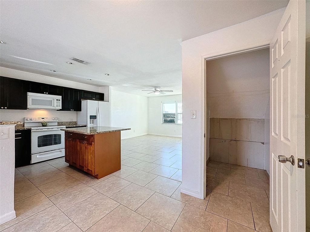 Image 16 of property listing at 9201 TUDOR DRIVE C212, Tampa, FL 33615