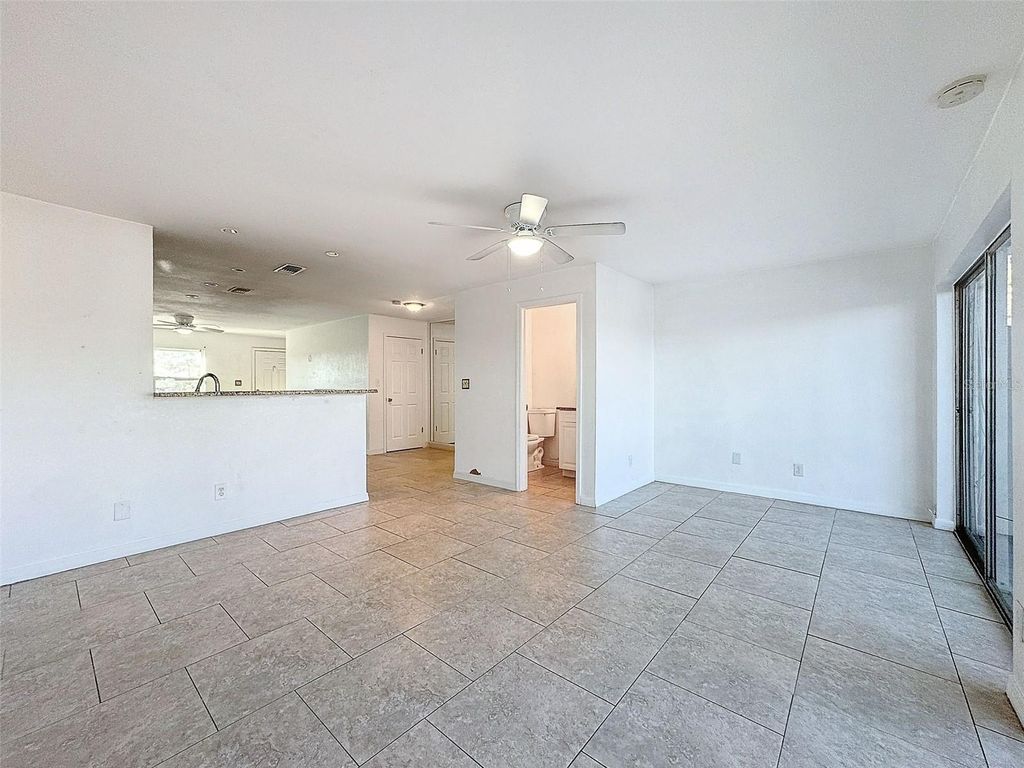 Image 19 of property listing at 9201 TUDOR DRIVE C212, Tampa, FL 33615