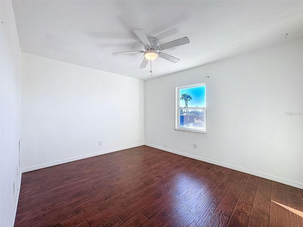 Image 26 of property listing at 9201 TUDOR DRIVE C212, Tampa, FL 33615