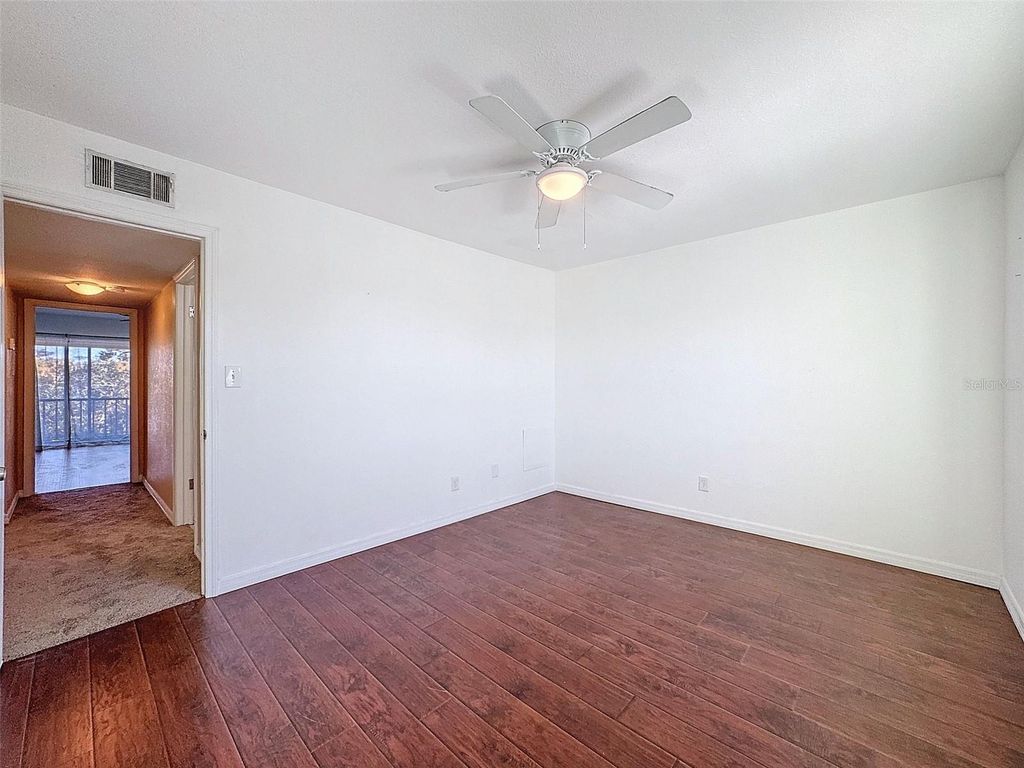 Image 27 of property listing at 9201 TUDOR DRIVE C212, Tampa, FL 33615