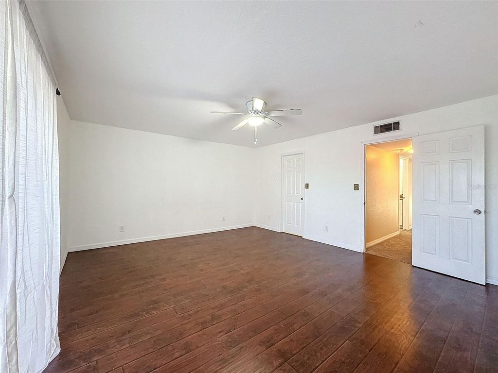 Image 40 of property listing at 9201 TUDOR DRIVE C212, Tampa, FL 33615