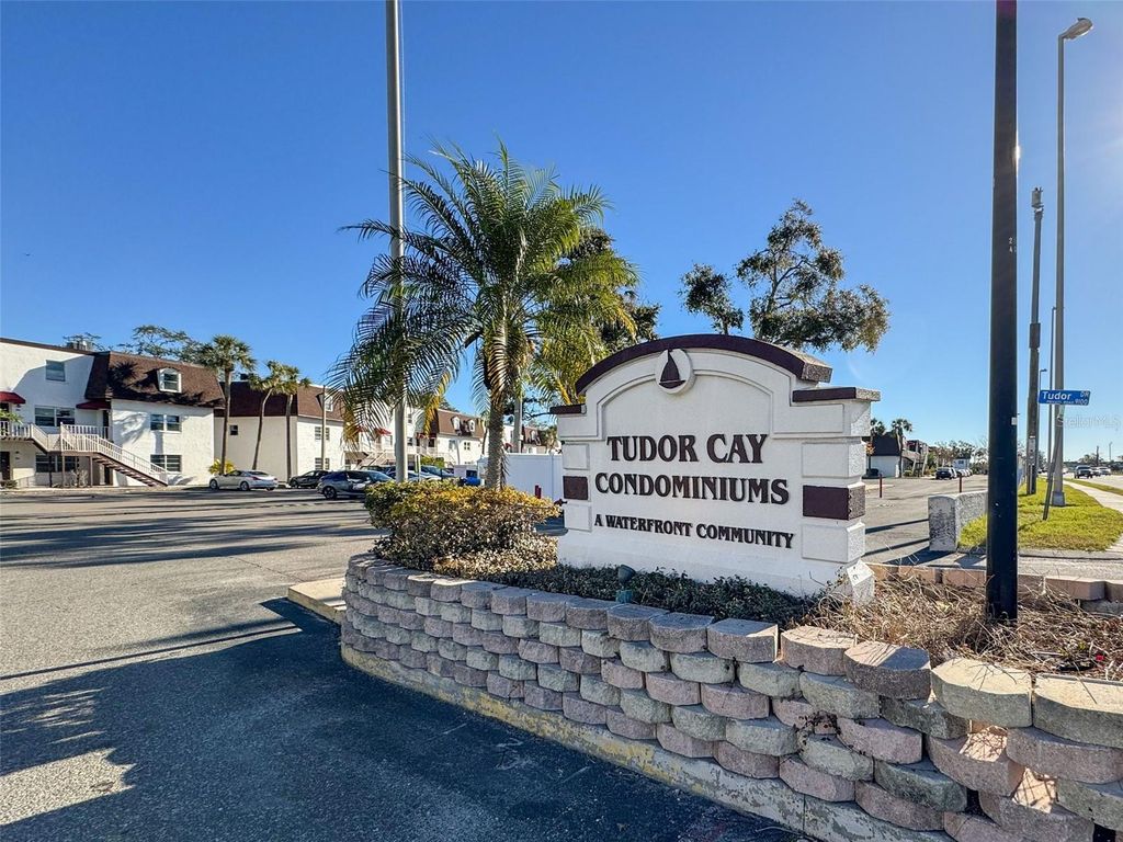 Image 46 of property listing at 9201 TUDOR DRIVE C212, Tampa, FL 33615