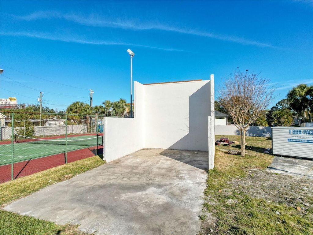 Image 49 of property listing at 9201 TUDOR DRIVE C212, Tampa, FL 33615