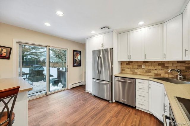 19 Spyglass Lane, East Setauket, NY 11733