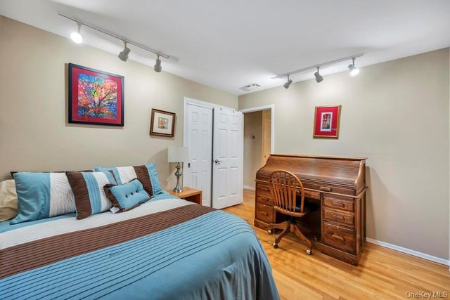 19 Spyglass Lane, East Setauket, NY 11733