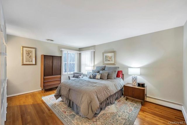 19 Spyglass Lane, East Setauket, NY 11733