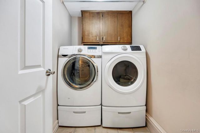 19 Spyglass Lane, East Setauket, NY 11733