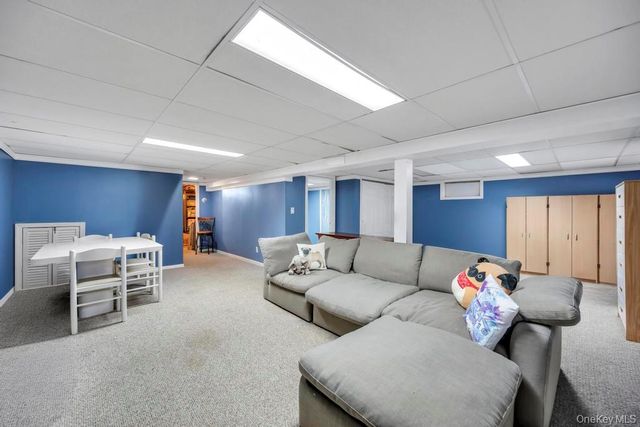 19 Spyglass Lane, East Setauket, NY 11733