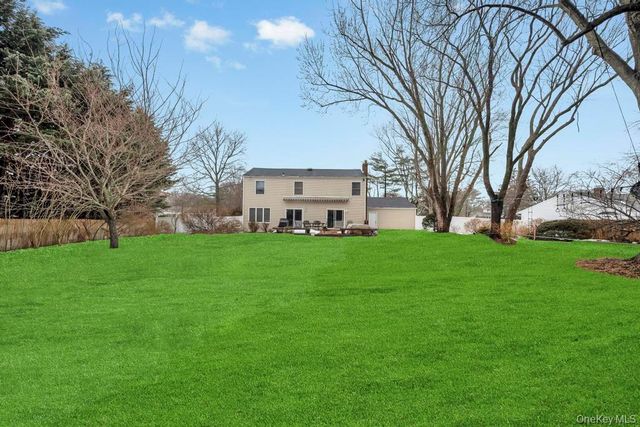 19 Spyglass Lane, East Setauket, NY 11733