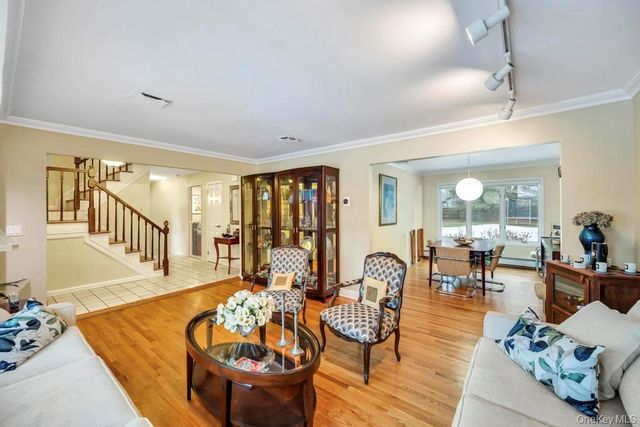 19 Spyglass Lane, East Setauket, NY 11733