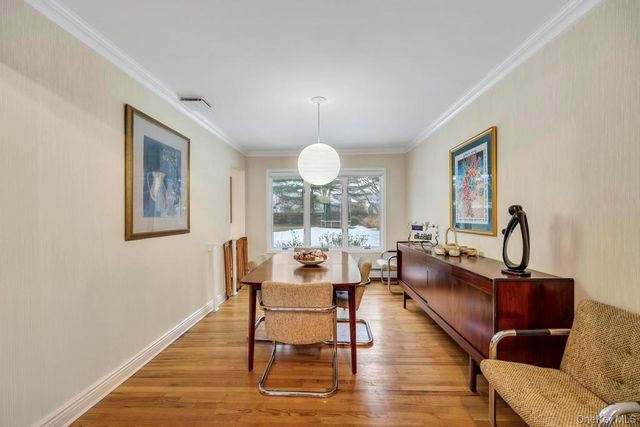 19 Spyglass Lane, East Setauket, NY 11733