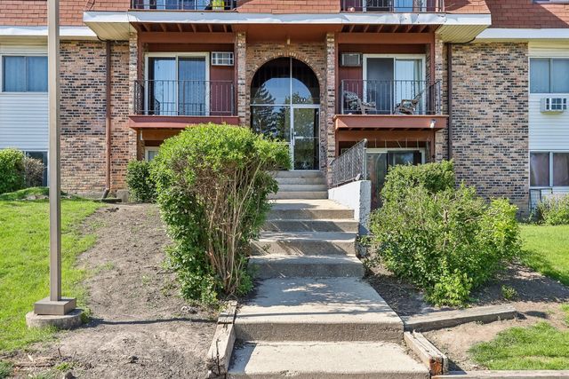 600 MESA Drive 103, Hoffman Estates, IL 60169