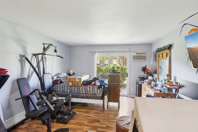 600 MESA Drive 103, Hoffman Estates, IL 60169