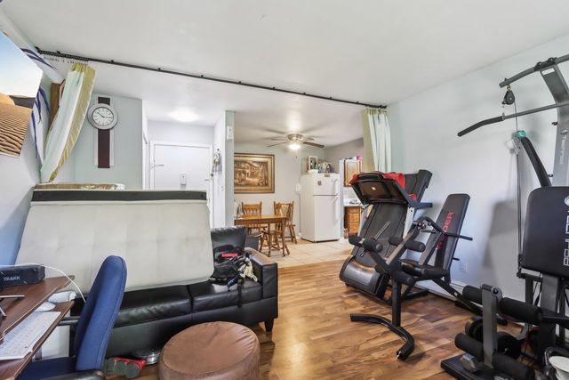 600 MESA Drive 103, Hoffman Estates, IL 60169