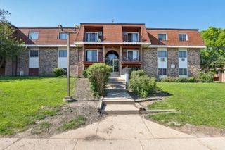 600 MESA Drive 103, Hoffman Estates, IL 60169