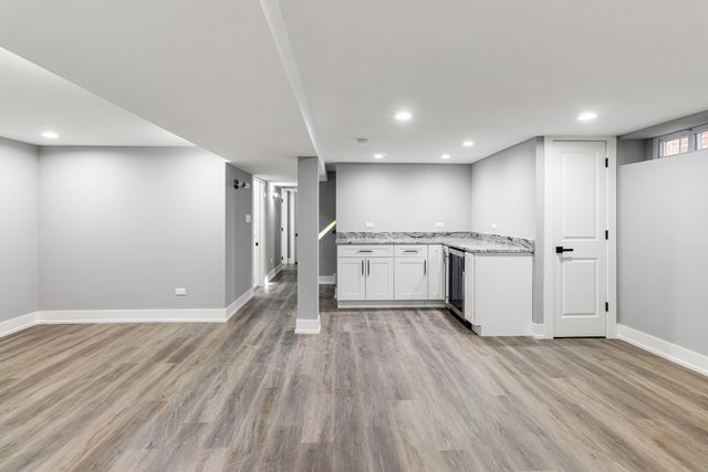 4527 N Newcastle Avenue, Harwood Heights, IL 60706