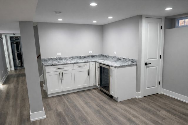 4527 N Newcastle Avenue, Harwood Heights, IL 60706