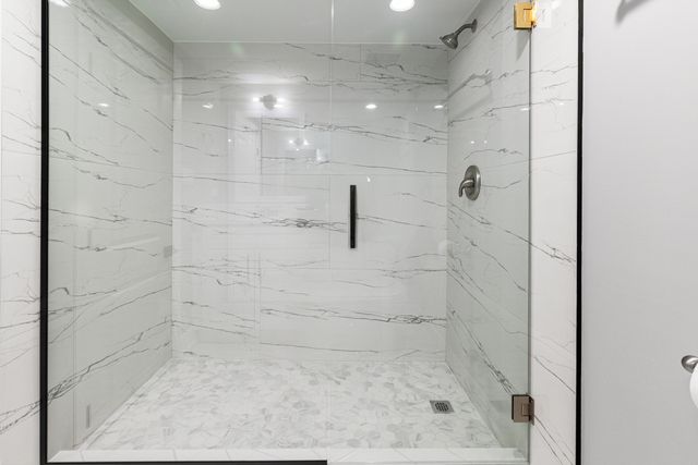 4527 N Newcastle Avenue, Harwood Heights, IL 60706