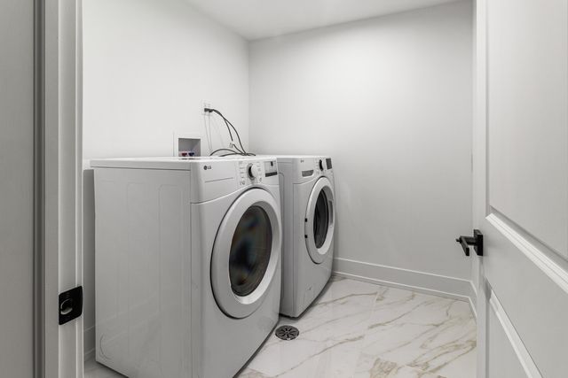 4527 N Newcastle Avenue, Harwood Heights, IL 60706