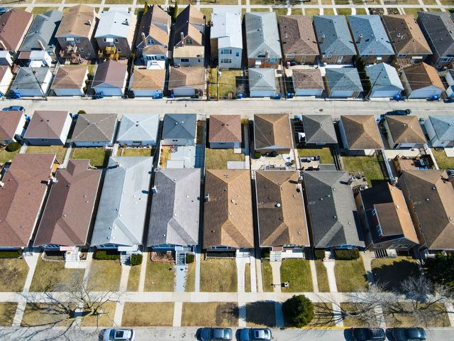 4527 N Newcastle Avenue, Harwood Heights, IL 60706